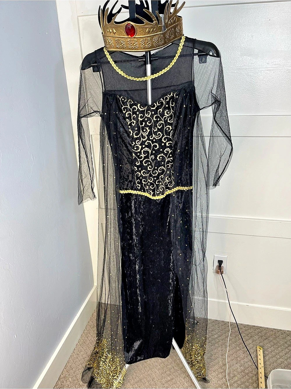 Queen Black & Gold  Costume